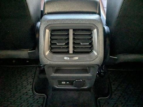 Used 2022 Volkswagen Tiguan SEL R-Line image 20