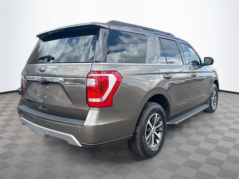 Used 2019 Ford Expedition XLT w/ Equipment Group 202A image 6