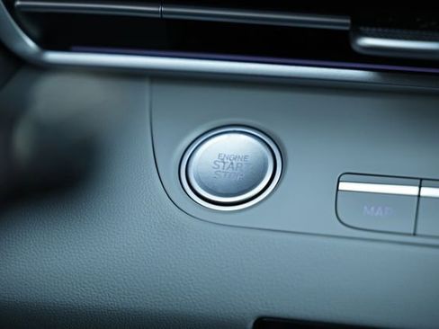 New 2026 Hyundai Elantra Limited image 14