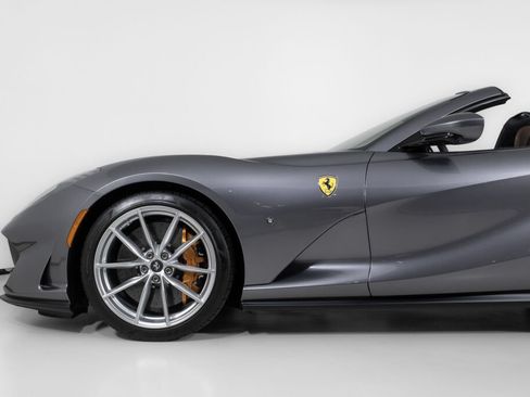 Used 2021 Ferrari 812 GTS RWD image 15