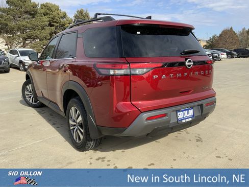 New 2026 Nissan Pathfinder SL image 3