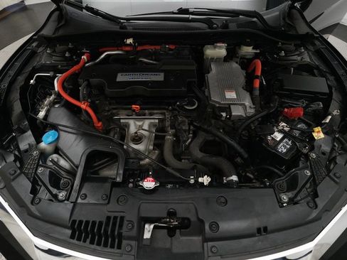 Used 2017 Honda Accord Touring image 3