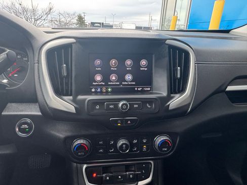 Used 2022 GMC Terrain SLE image 18
