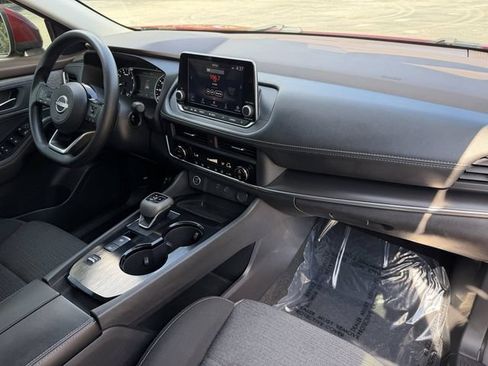 Used 2023 Nissan Rogue SV FWD image 34