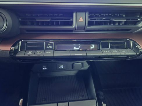 New 2026 Toyota Prius Plug-In Hybrid image 25