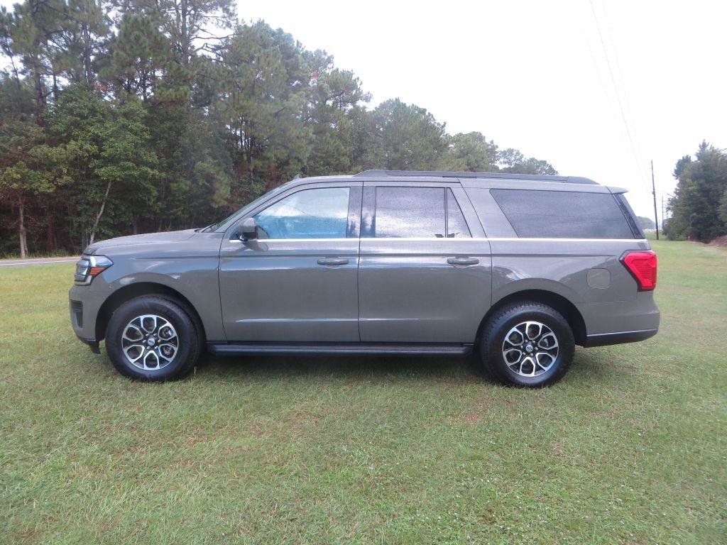Used 2024 Ford Expedition Max XLT RWD image 1