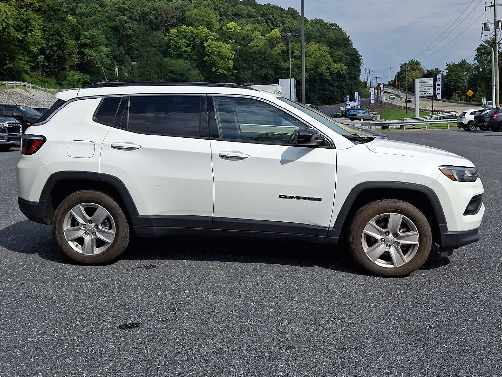 Used 2022 Jeep Compass Latitude w/ Convenience Group AWD/4WD image 10