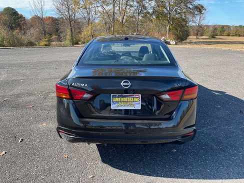 Used 2024 Nissan Altima 2.5 SV FWD image 4