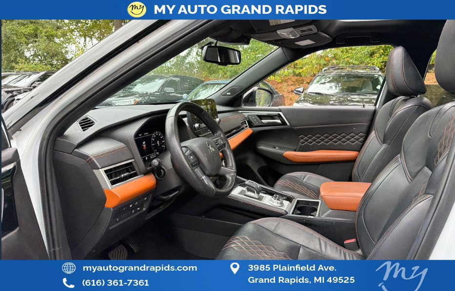 Used 2023 Mitsubishi Outlander SEL AWD/4WD image 8