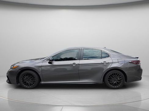 Used 2024 Toyota Camry SE FWD image 8