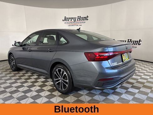 Used 2025 Volkswagen Jetta Sport image 7