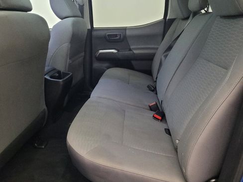 Used 2016 Toyota Tacoma SR5 w/ SR5 Appearance Package (SN) image 18