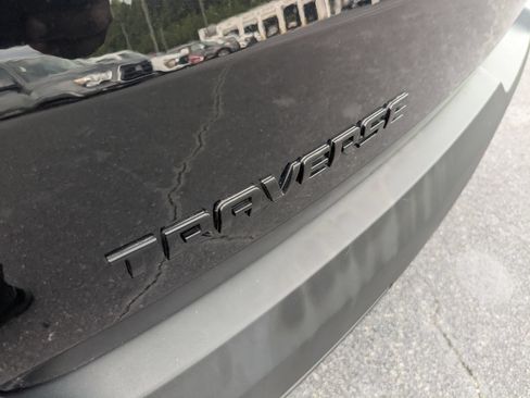 Used 2023 Chevrolet Traverse LT FWD image 31