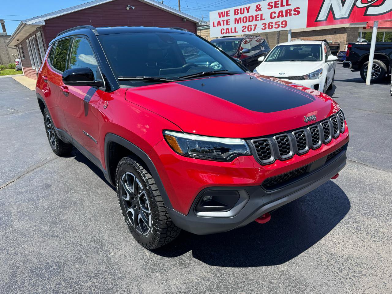 Used 2024 Jeep Compass Trailhawk w/ Trailhawk Elite Group AWD/4WD image 3