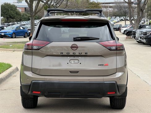 Used 2025 Nissan Rogue SV w/ Rock Creek Premium Package image 5
