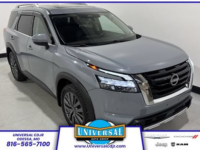 Used 2023 Nissan Pathfinder SL