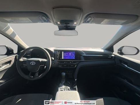 Used 2025 Toyota Camry LE image 10