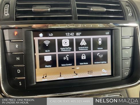 Used 2017 Lincoln Continental Select w/ Technology Package FWD image 34