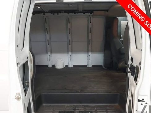 Used 2017 Chevrolet Express 3500 Extended RWD image 6