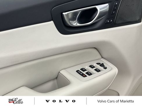 Used 2025 Volvo XC60 B5 Plus w/ Climate Package image 15