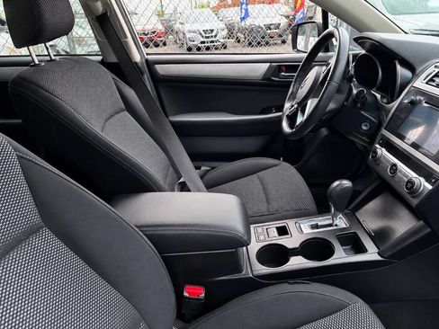Used 2017 Subaru Outback 2.5i Premium AWD/4WD image 6