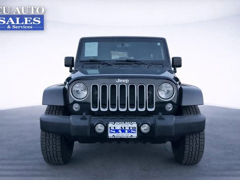 Used 2018 Jeep Wrangler Unlimited Sahara w/ Connectivity Group image 2