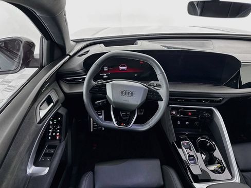 Used 2025 Audi SQ5 Premium Plus AWD/4WD image 22