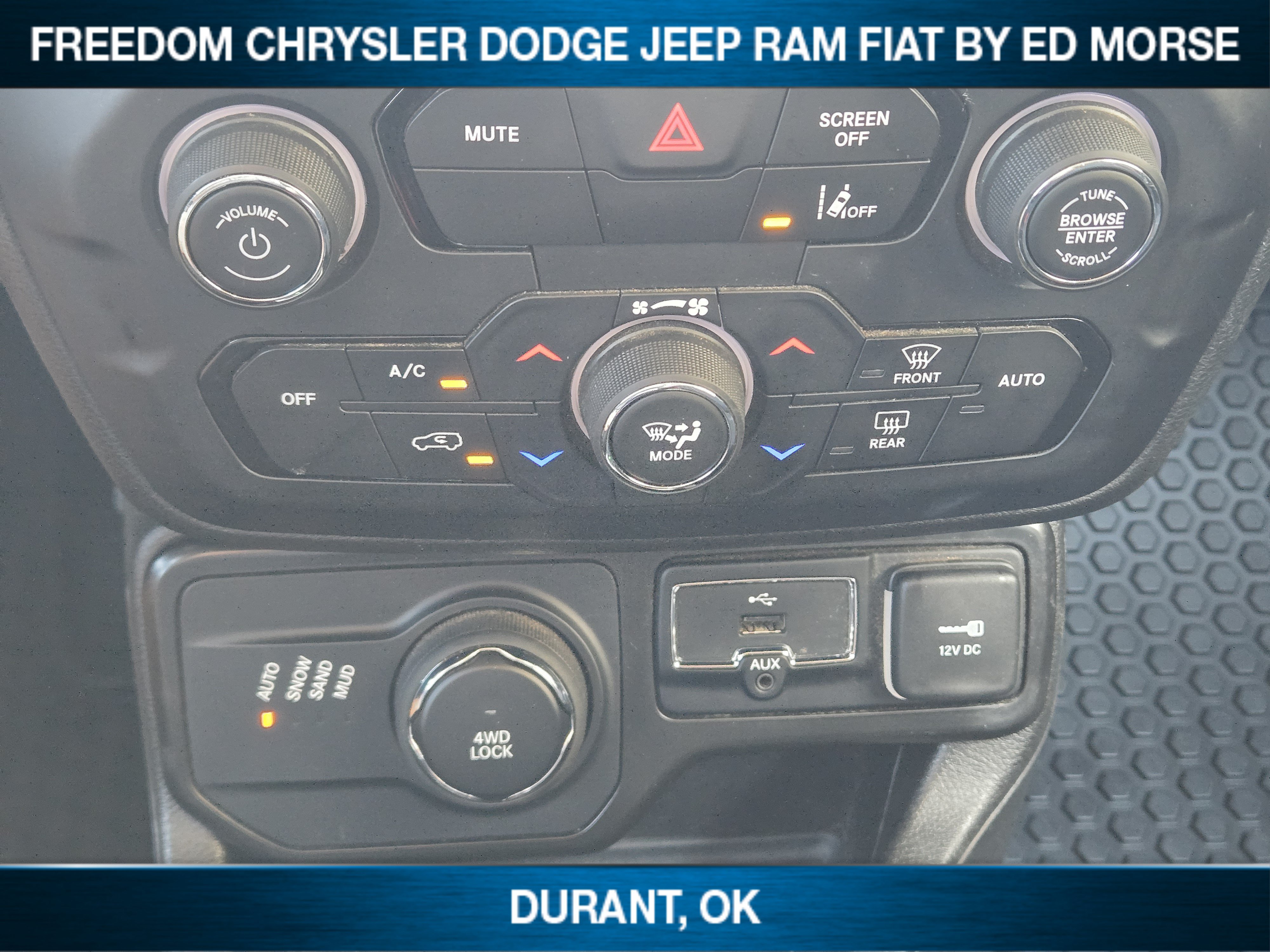 Used 2023 Jeep Renegade Latitude AWD/4WD image 14