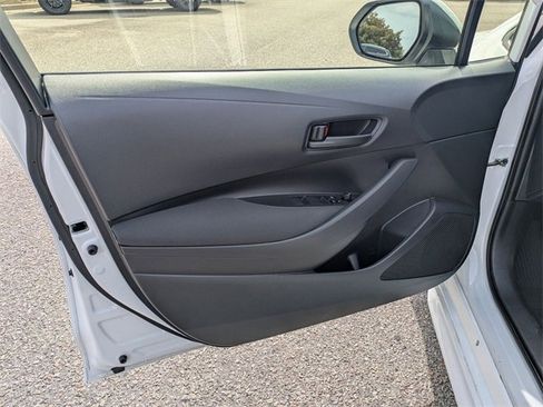 Used 2025 Toyota Corolla LE image 11