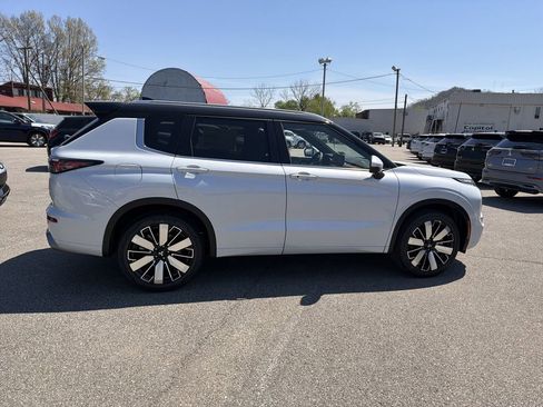 New 2026 Mitsubishi Outlander SEL AWD/4WD image 3