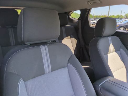 Used 2025 Chevrolet Blazer LT FWD image 7