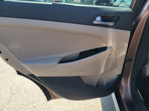 Used 2017 Hyundai Tucson Sport FWD image 14
