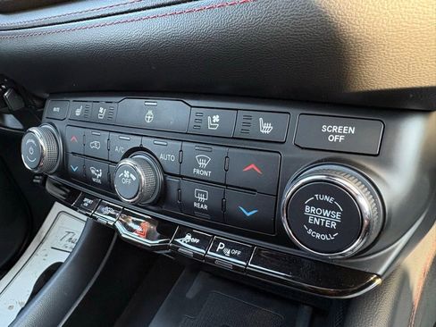 Used 2023 Dodge Durango R/T image 33