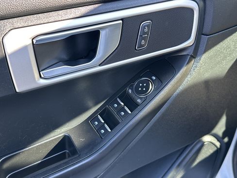 Used 2021 Ford Explorer 2WD image 15