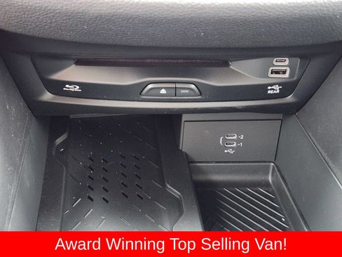 New 2026 Chrysler Pacifica Limited w/ Uconnect Theater Family Group FWD image 27
