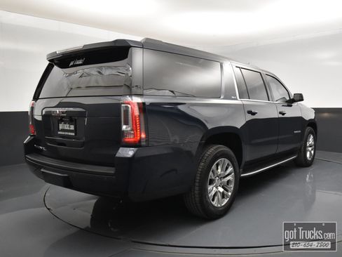 Used 2017 GMC Yukon XL SLT w/ Open Road Package image 46