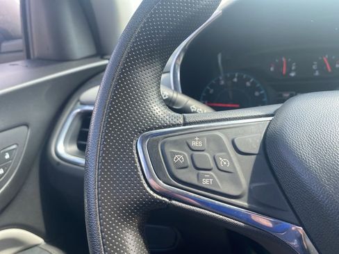 Used 2019 Chevrolet Equinox LS w/ LS Convenience Package AWD/4WD image 11