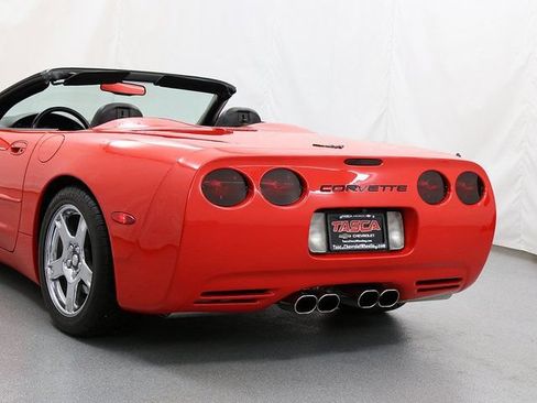 Used 1999 Chevrolet Corvette Convertible RWD image 9
