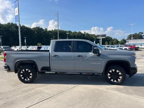 Used 2025 Chevrolet Silverado 2500 Custom w/ Custom Value Package AWD/4WD image 9