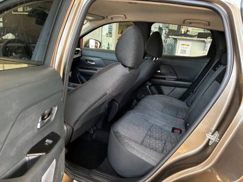 Used 2025 Nissan Kicks SV w/ Illumination Package FWD image 29