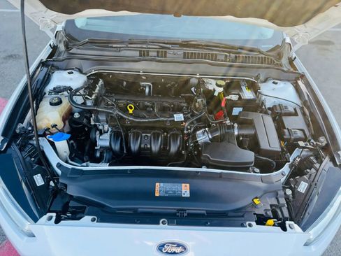 Used 2014 Ford Fusion SE FWD image 16