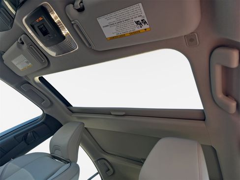 Used 2024 Toyota Prius LE image 29