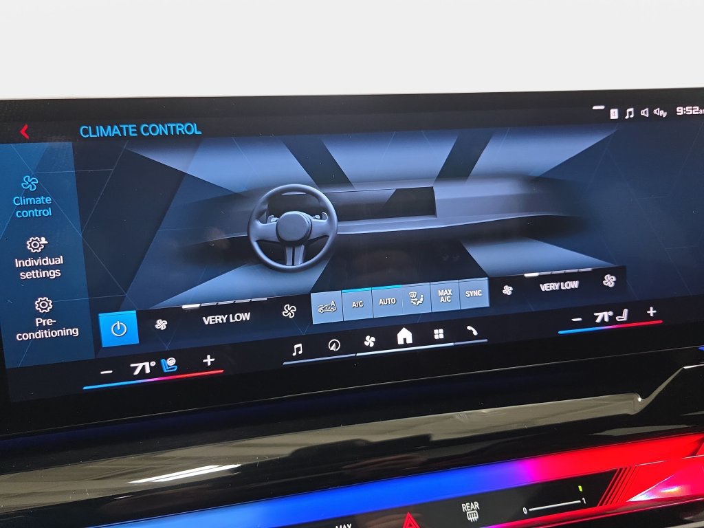 Used 2025 BMW M5 Touring AWD/4WD image 23