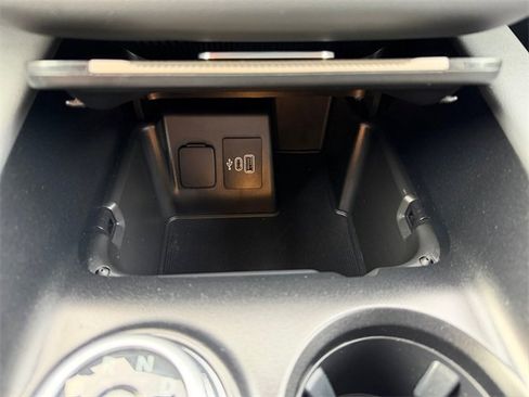 Used 2025 Ford Explorer Active image 22