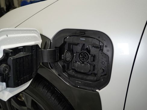 Used 2023 Toyota bZ4X XLE w/ Weather Package image 23