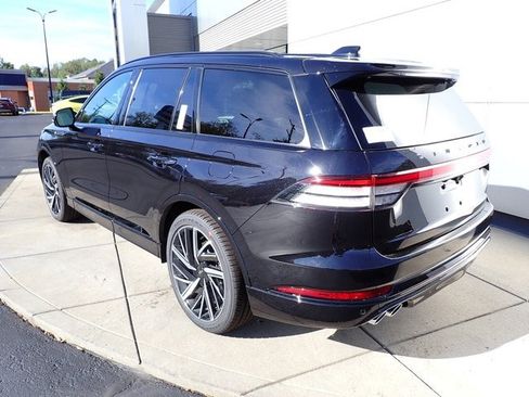 New 2025 Lincoln Aviator Black Label w/ Jet Appearance Package image 3