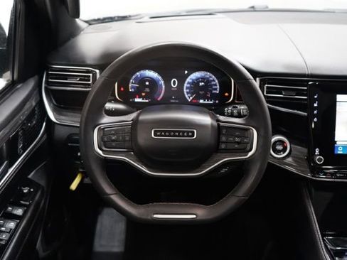 Used 2022 Jeep Wagoneer Series III w/ Premium Group I image 13