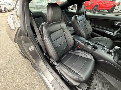 Used 2017 Ford Mustang GT RWD image 27