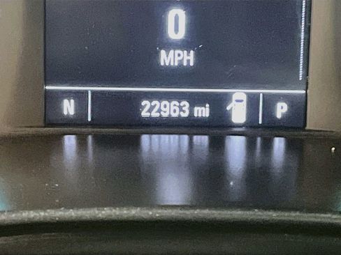 Used 2022 Chevrolet Colorado LT w/ LT Convenience Package AWD/4WD image 12