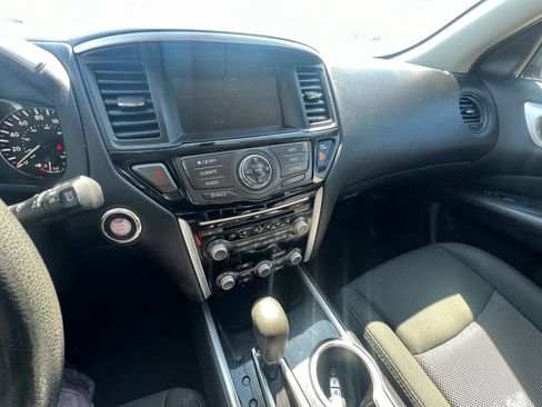 Used 2019 Nissan Pathfinder S AWD/4WD image 20